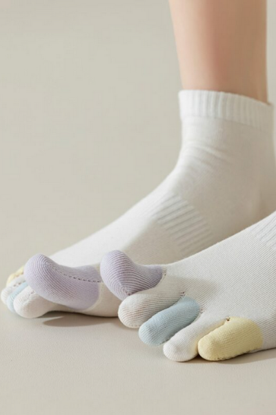 Sosete colorate cu degete 2