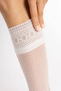 Sosete albe fine cu model geometric si banda din dantela - Fiore Bravo 2