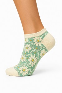 Sosete dama din bumbac, joase, respirabile, cu modele florale.